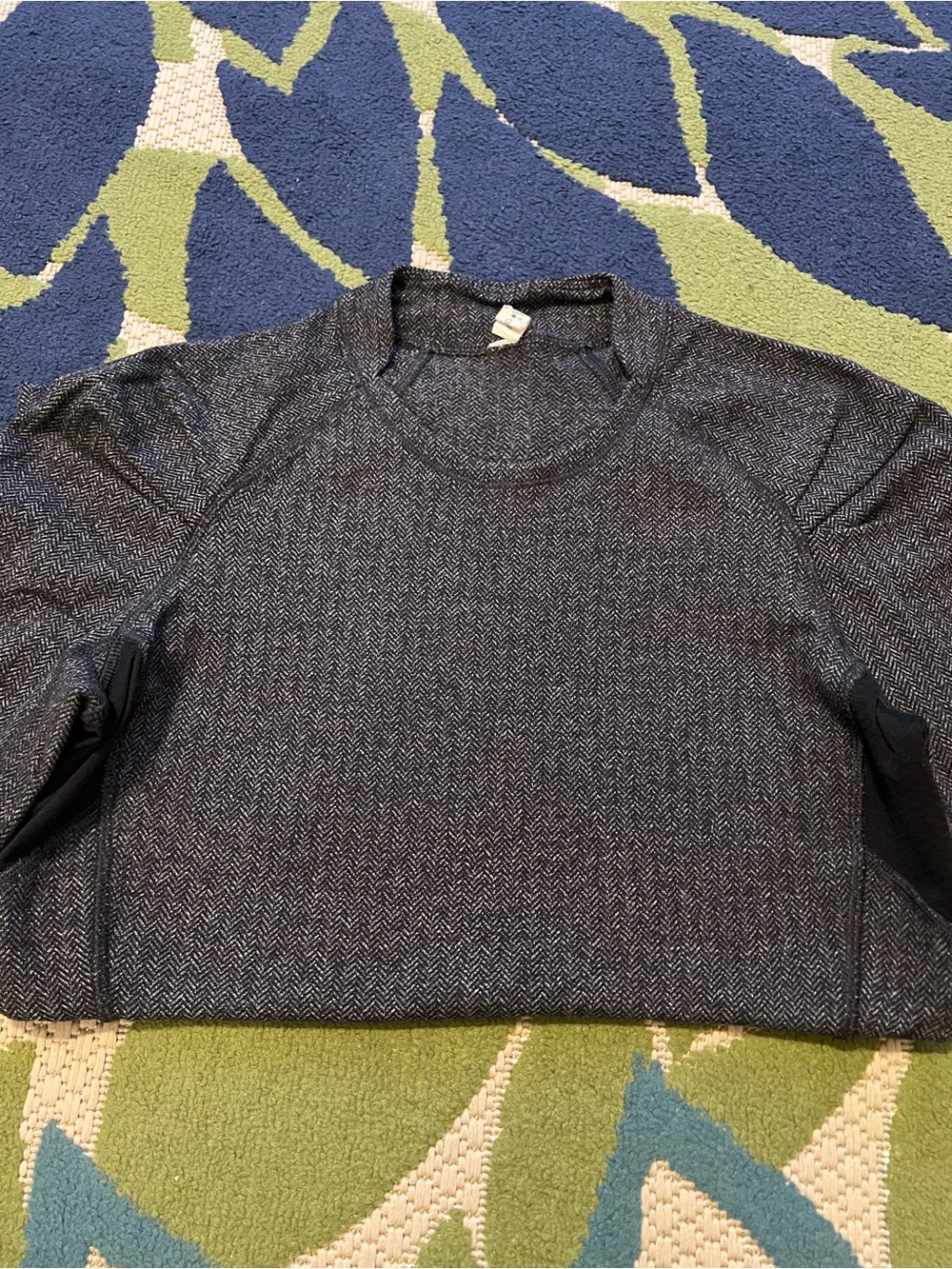 lululemon athletica Women's Chevron Knit Crew - Charcoal Gray
